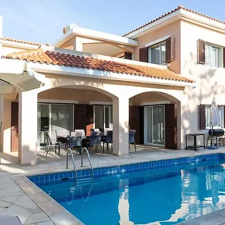 Located In A Stunning Area With Scenic Views ! Πανσιόν