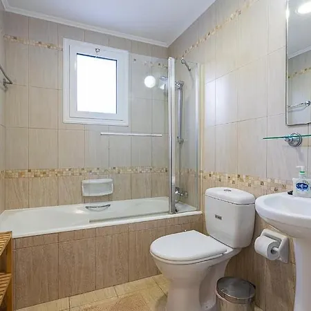 Located In A Stunning Area With Scenic Views ! Πανσιόν Πέγεια