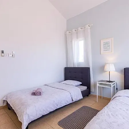 Located In A Stunning Area With Scenic Views ! Pensiune Peyia