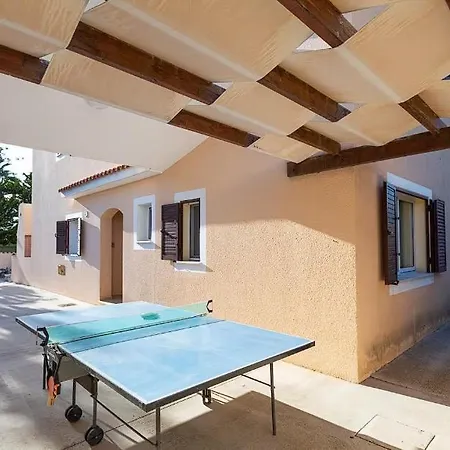 Located In A Stunning Area With Scenic Views ! Πανσιόν